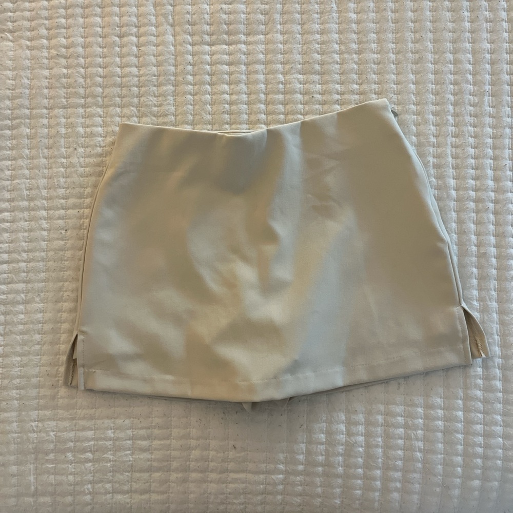 SO Cream Mini Skirt